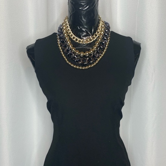 OLD Navy Fitted Stretch Career
Sheath V Neck Dress - Picture 5 of 8